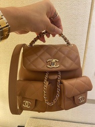 09/10 Update｜香港現貨🤎Chanel 23P Duma BackPack😍雙肩包/背包 Beige color 奶茶色 荔枝皮 小號✅