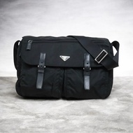 「JL精品代購」9新 Prada 郵差包