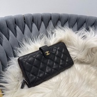 香奈兒 精典菱格紋魚子醬長夾