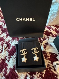 「情人節禮物首選」Chanel 24年最新星星耳環 100% 全新