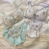 日本🇯🇵Risa花朵溫柔系，日本內衣，內衣套裝，胸圍，bra set ，功能內衣