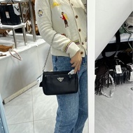 PRADA黑銀尼龍三合一手提肩背斜背包22*16*5.5 98新配件塵袋