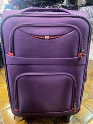 新年大優惠    22寸 旅行喼 行李箱 寄倉喼   baggage luggage   可放闊密碼鎖 360度轆   只此一個
