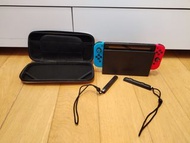 急售！！平賣！！Switch oled 紅藍 配手制托機套 兩隻遊戲 Mario kart + smash bros 無盒