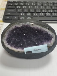 烏拉圭小紫水晶洞0.65kg,附底座