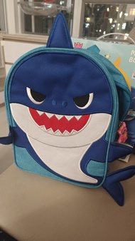 Baby Shark 背包及玩具書