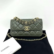 CHANEL 22k橄欖綠金扣woc手提斜背包17*9*4 98新配件塵袋