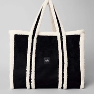 alo yoga New Plush Tote Large-capacity Commuter Hand-held Shoulder alo Bag Winter Fun Tote Bag Genui