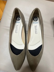 NUOVO 淺灰色高跟鞋