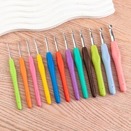 11-Piece Crochet Hook Set – 2.0mm to 10.0mm Mixed Sizes, Soft Ergonomic Grip – Includes Yarn Needles