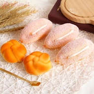 [COD] Simulated Artificial Bread Toy, Simulation Food Spoof Simulation Bread SqueezeToys, Photograph