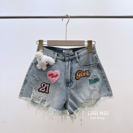 13DE MARZO WHITE RABBIT EMBROIDERED STICKER BEEF SOOCS