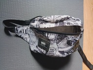 Vans 腰包