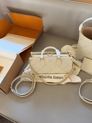 🎉Louis Vuitton onthego east west 牛皮革單肩斜挎手提包 女款 米色