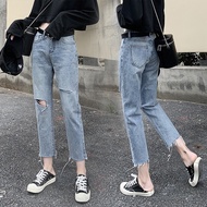 Korean </ Girls jeans /> ️ กางเกงยีนส์ทรงกระบอกเล็ก ขาไม่กว้าง ไม่สั้น ขาดเข่าเล็กน้อยสวยๆงานสวยกางเ