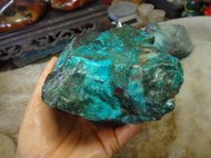 珍藏天然原礦原石 非常漂亮 色彩豐富 台灣藍寶石原礦 帶原礦皮 ~~ 原汁原味 原礦擺件 改善居家 風水磁場 ~~KB6