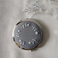 小花隨身鏡 刺繡 摺疊鏡 化妝鏡 藍色小花