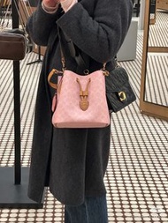 新款 COACH 蔻馳 Mollie Bucket 水桶包1 hkpowerbuy. 手袋 斜孭袋 銀包 禮物 情人節 七夕