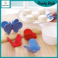 READY STOCK 2PC Butterfly Kitchen Insulation Silicone Oven Baking Anti-scald Gloves Magnet Fridge Decor创意防烫隔热手套冰箱贴