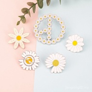 🌟G G-Dragon Star Same Style Daisy GD Brooch Accessories Alloy Oil Drip Pin Hole Shoe Accessories Met