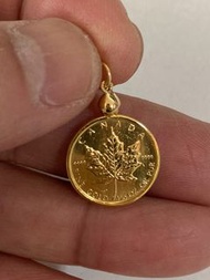 1988年1/10安士加拿大楓葉金幣！成色999.9純黃金（24K gold）！重量8.3分（即是3.11克）！另外加1個14K（585）黃金框成吊咀1個！總重9.6分（即是3.6克）！