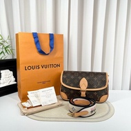 sz jzg LV路易威登 26年1月票 芯片款 Diane PM 經典老花搭配帆布塗層法棍包 手提斜挎單肩腋下都可