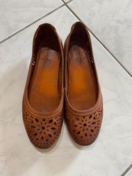 Pikolinos 西班牙製真皮鏤空平底鞋