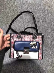 Karl lagerfeld 斜跨包