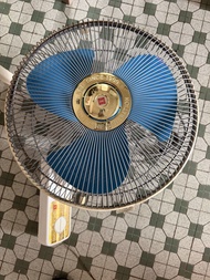 KDK 掛牆風扇（藍鐵葉）