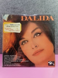 LP แผ่นเสียง Dalida   เป็นนักร้องชื่อดังของฝรั่งเศสเพลงเพราะ  10นิ้ว   Eu New