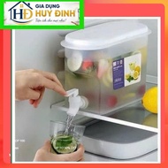 Convenient 3.5 Liter water bottle with refrigerator faucet