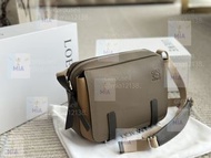 👜Loewe 男女同款 牛皮郵差包 单肩包 斜挎包 請認證mia12138.賣家  shoulder bag crossbody bag