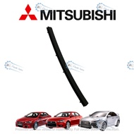 Mitsubishi (Lancer/Evo X/Inspira) Short Engine Hood Rubber (61427)