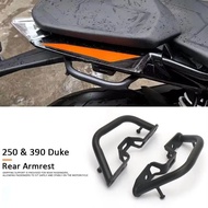 New Motorcycle For 250Duke 390Duke 250 Rear Armrest Bracket Handrail Rear Passenger Armrest Accessor