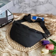 กระเป๋าคาดอก / คาดเอว ADIDAS polyester waist bag ด้านหน้าสกรีนชื่อแบรนด์ (งานแบรนด์แท้ )
