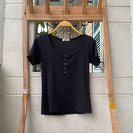 2hand black shirt, 49cm long, code 307
