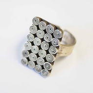Use the beauty that is unique as a valuable souvenir. Thai Karen hill tribe silver ring Size 7 and 8