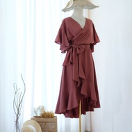 深磚紅色連身裙，適合參加派對的連身裙，適合度假的連身裙，適合去海邊的連身裙