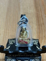 龍婆琴
2559年
瑪下夢冠
自身小立尊