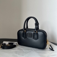 ✨MIUMIU新款 mini 黑金保齡球包