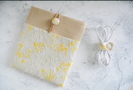 刺繡花草 黃色系 kobo電子書閱讀器保護套 Kindle包 防水抗震