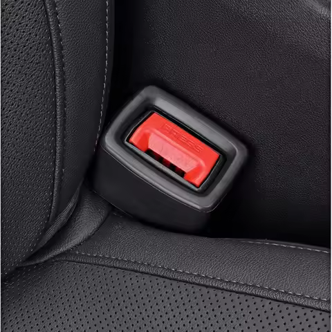 2/4Pcs Car Seatbelt Guard Seat Belt Holder Silicone Buckle Protective Cover Automobile Seat Belt in 