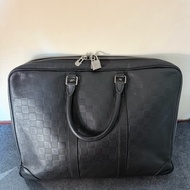 Lv黑色壓紋棋盤格公事包