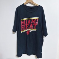 MOMO 古著商號 NBA MIAMI HEAT 邁阿密熱火 短袖T恤 2XL號