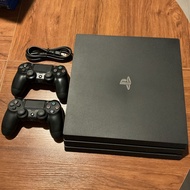 PlayStation 4 PS4 PRO CUH-7215B 主機 黑色 1TB + 2 個索尼手柄