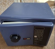 CISA 密碼鎖夾萬