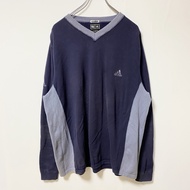 古著adidas Climalite 長袖 V 領海軍藍刺繡標誌運動衫。