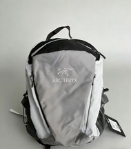 全新 Arc'teryx x BEAMS 26L 聯名背包