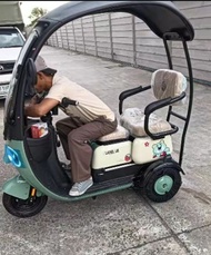 สามล้อไฟฟ้า หลังคารถชิ้นเดียว 800W48V20A600W 48V รถสามล้อไฟฟ้าไฟฟ้าพร้อมหลังคารถ สะดวกสบายและดูดซับ