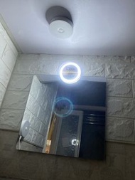 方便LED燈：可以隨處夾，附上USB充電線